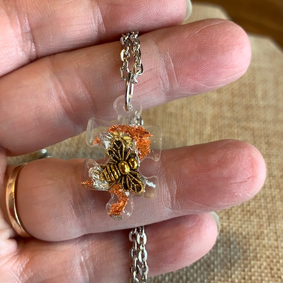 Honey Bee resin puzzle piece Handmade Necklace 18” chain NWOT Autism awareness - Picture 2 of 9